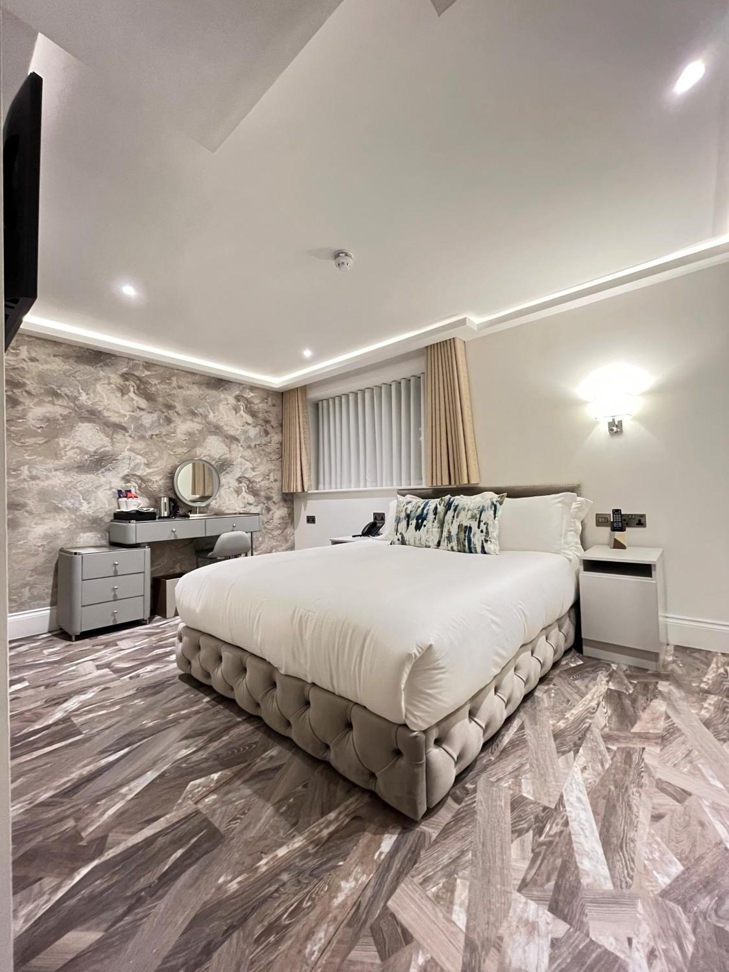 Philharmonic Hotel